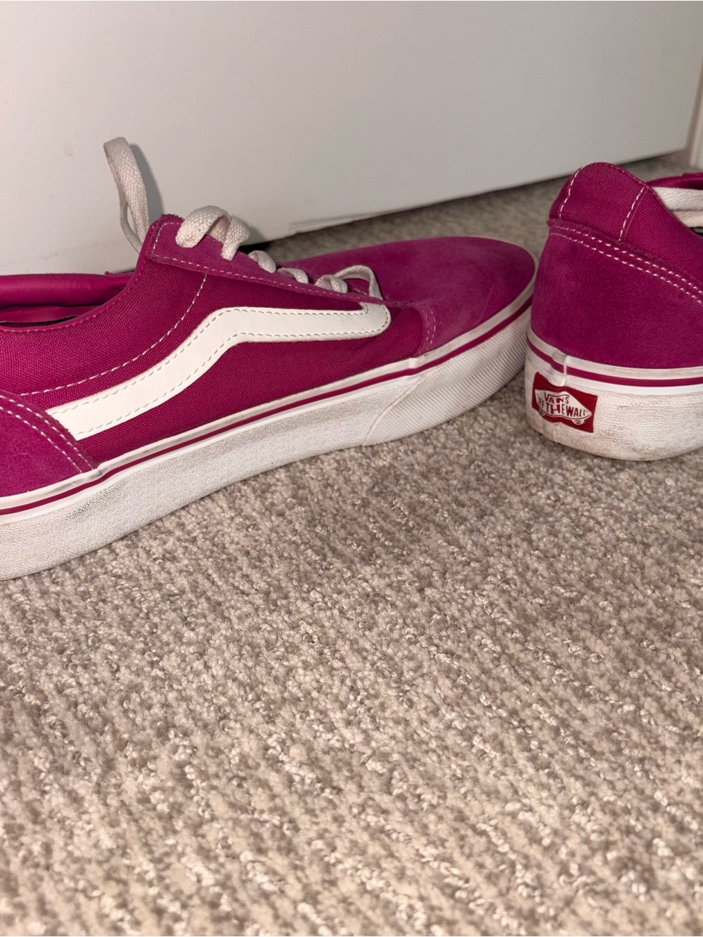 Vans Suede classic Bright Pink Sneakers Skater Shoes Skateboard Womens size 10 - Picture 12 of 13